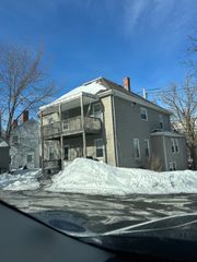 72 Lowell 2, Peabody, MA 01960