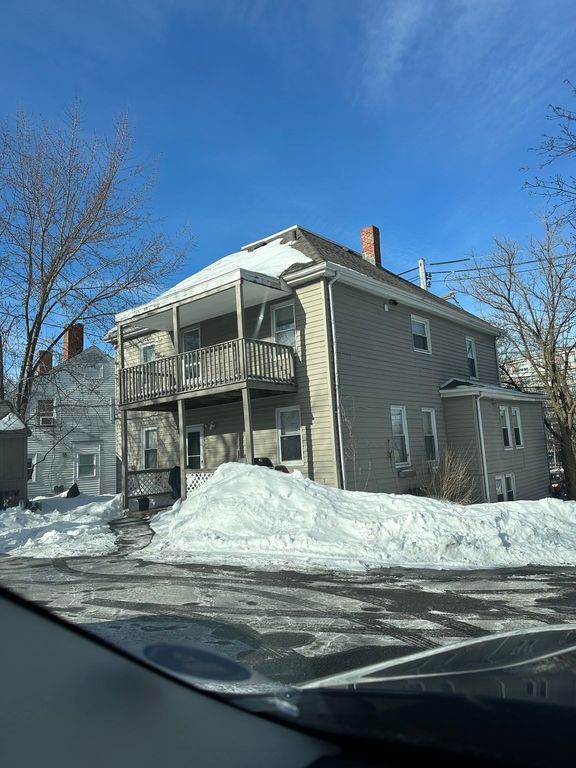 72 Lowell 2, Peabody, MA 01960
