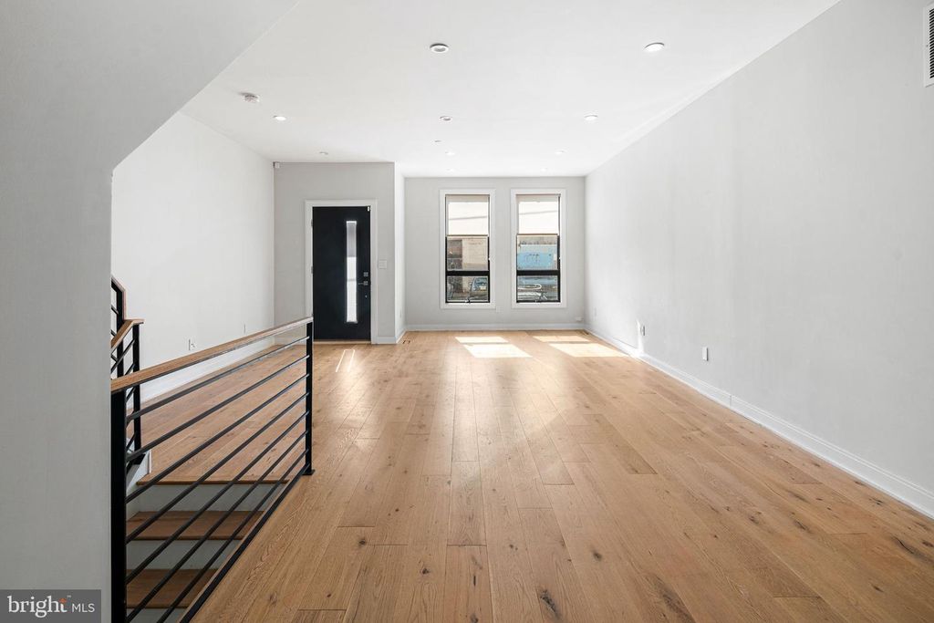 2042 TRENTON AVE, PHILADELPHIA, PA 19125 — photo 4
