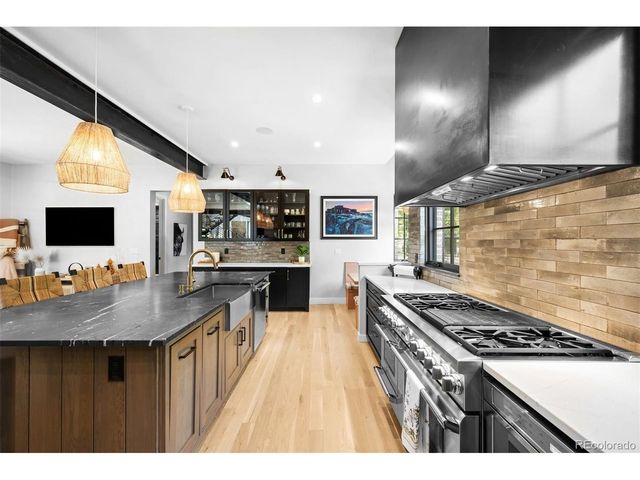 1055 S Cove Way, Denver, CO 80209