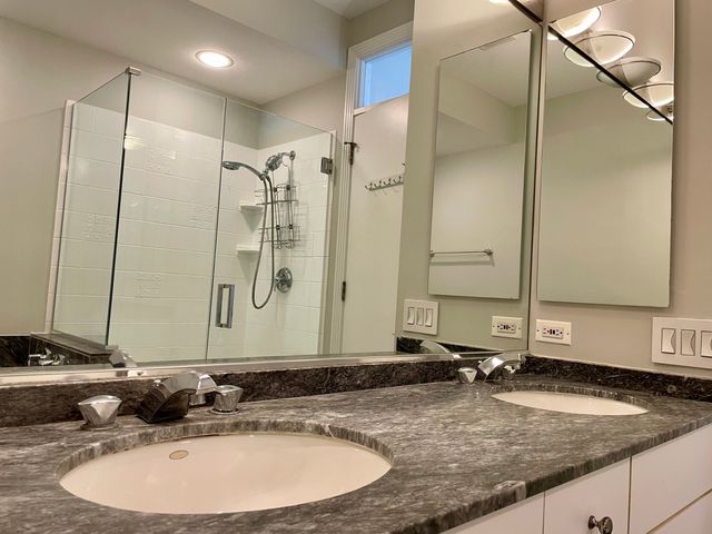 310 N Clinton Street K, Chicago, IL 60661
