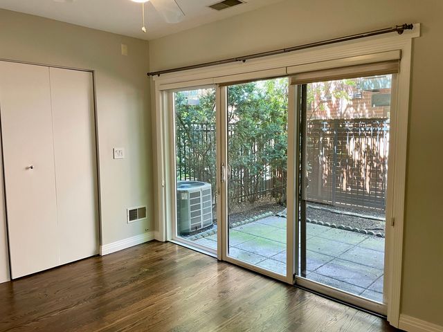 310 N Clinton Street K, Chicago, IL 60661