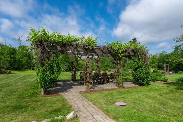 26 N Main St Unit 5, Mont Vernon, NH 03057