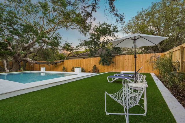 4240 Myrtle St, St Augustine, FL 32084