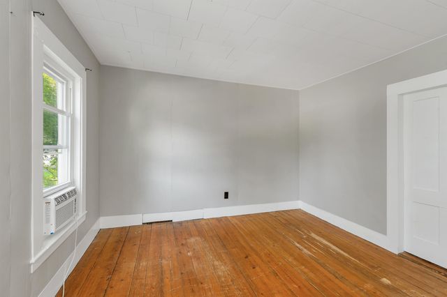 37 Merrill Street, Plymouth, NH 03264