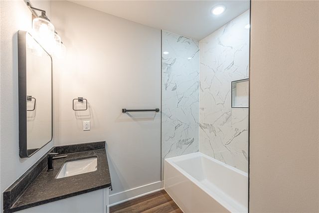 1026 S Laramie Heights, Fayetteville, AR 72704