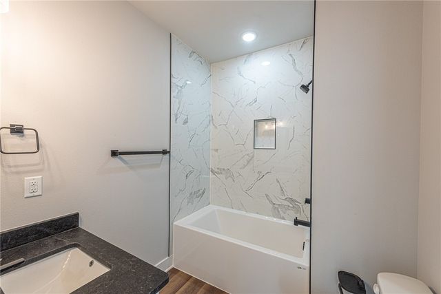 1026 S Laramie Heights, Fayetteville, AR 72704