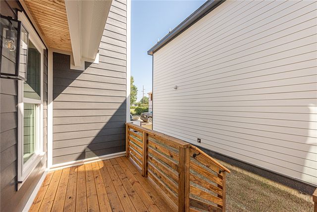 1026 S Laramie Heights, Fayetteville, AR 72704