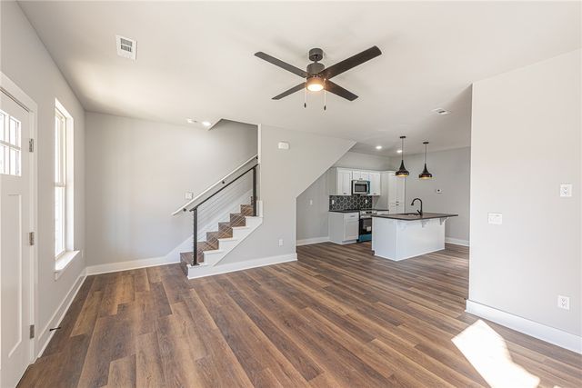 1026 S Laramie Heights, Fayetteville, AR 72704