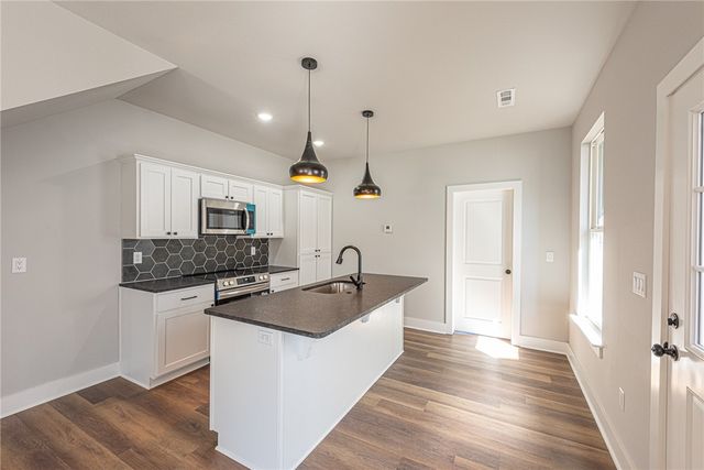 1026 S Laramie Heights, Fayetteville, AR 72704