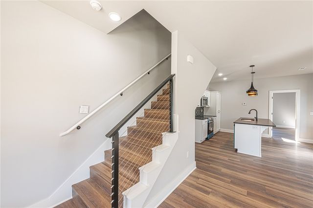 1026 S Laramie Heights, Fayetteville, AR 72704