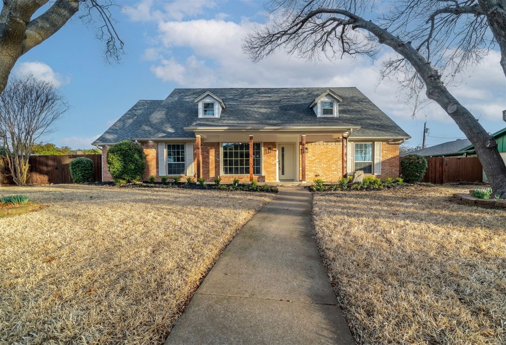 923 Green Rock Drive, Duncanville, TX 75137