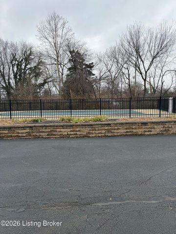 303 Chanel Ct Ct APT 7, Louisville, KY 40218