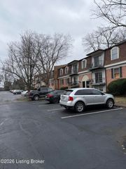 303 Chanel Ct Ct APT 7, Louisville, KY 40218