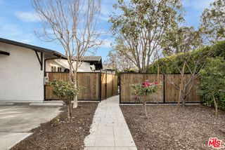 7310 Woodley Avenue, Van Nuys (los Angeles), CA 91406