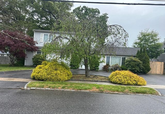 22 William Street, Copiague, NY 11726