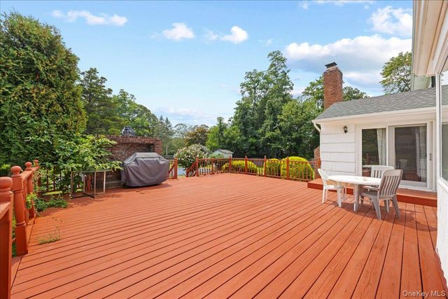 12 George Court, Miller Place, NY 11764