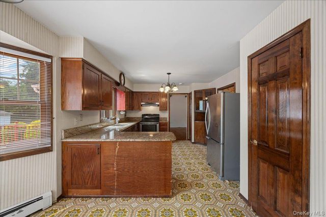 12 George Court, Miller Place, NY 11764