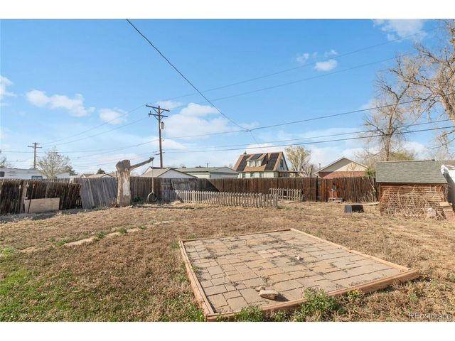 229 4th St, Fort Lupton, CO 80621