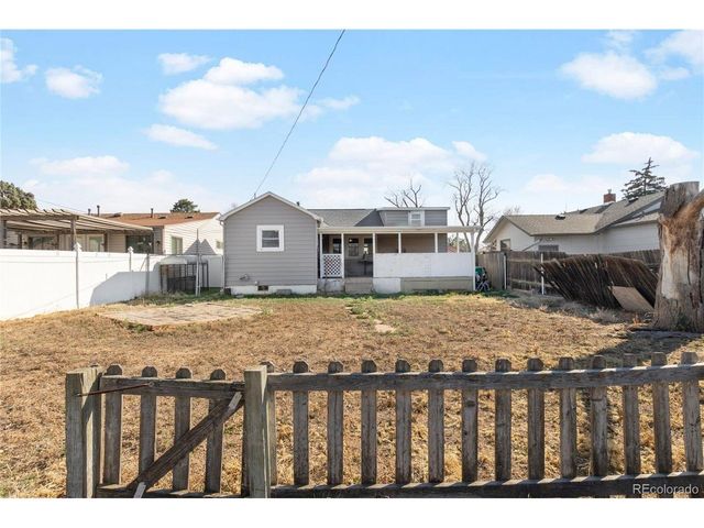 229 4th St, Fort Lupton, CO 80621