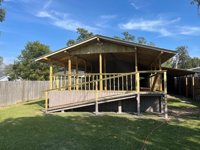 117 Henrietta Street, West Orange, TX 77630