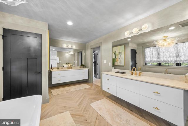 421 E COTTAGE AVE, Haddonfield, NJ 08033