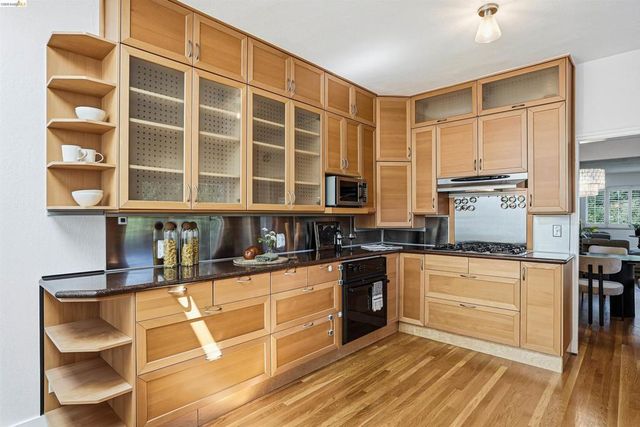 2237 Trafalgar Pl, Oakland, CA 94611