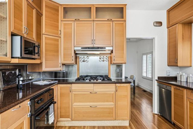 2237 Trafalgar Pl, Oakland, CA 94611