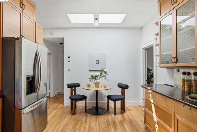 2237 Trafalgar Pl, Oakland, CA 94611