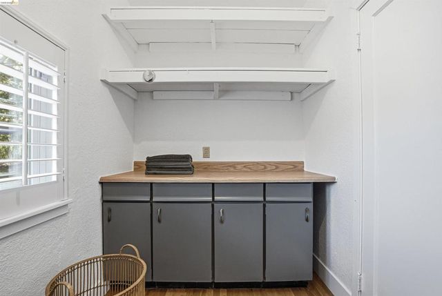 2237 Trafalgar Pl, Oakland, CA 94611