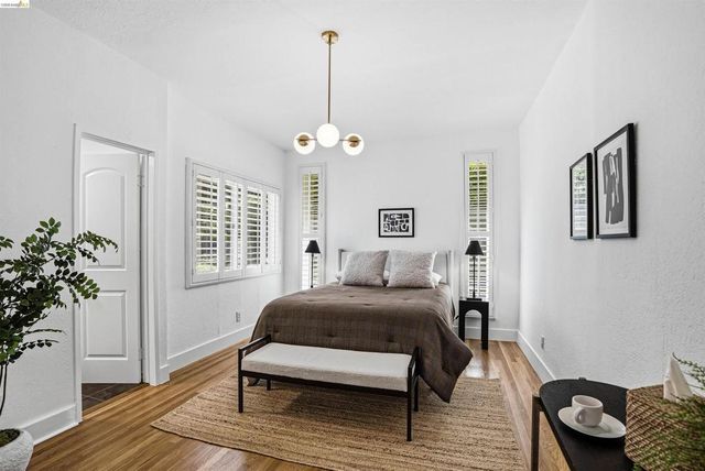 2237 Trafalgar Pl, Oakland, CA 94611