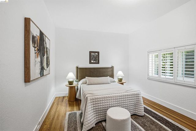 2237 Trafalgar Pl, Oakland, CA 94611