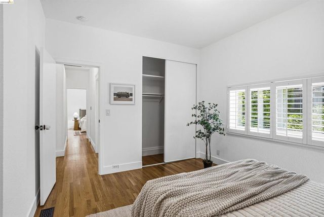 2237 Trafalgar Pl, Oakland, CA 94611