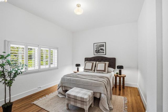 2237 Trafalgar Pl, Oakland, CA 94611