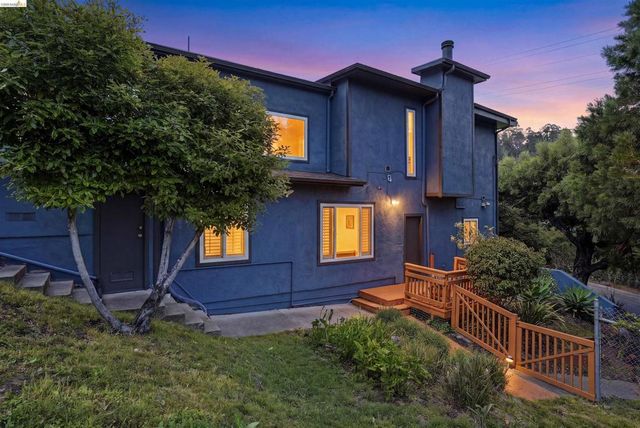 2237 Trafalgar Pl, Oakland, CA 94611