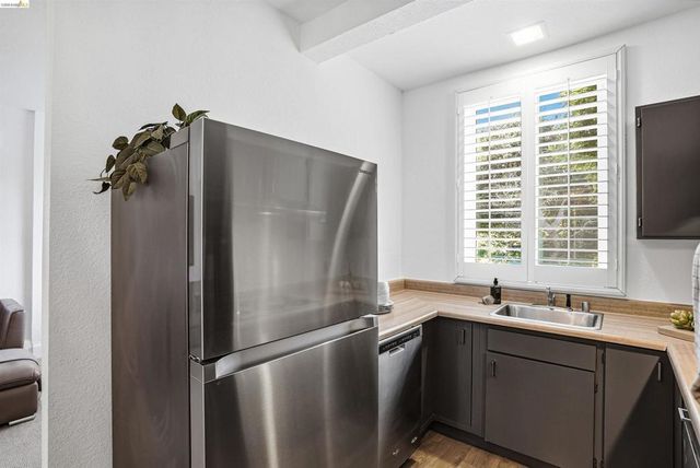 2237 Trafalgar Pl, Oakland, CA 94611