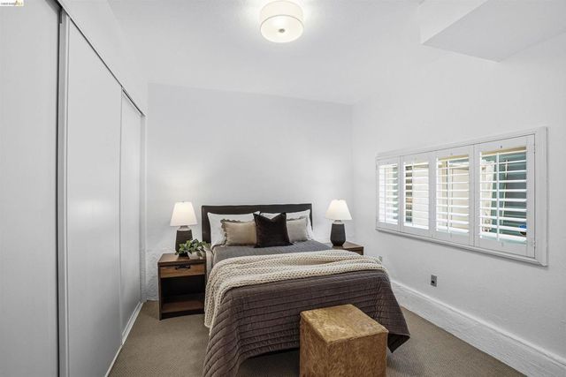2237 Trafalgar Pl, Oakland, CA 94611