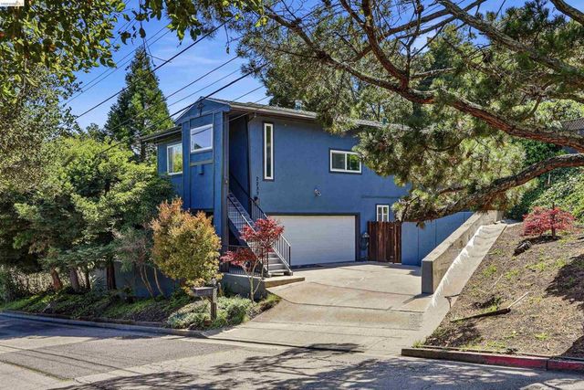 2237 Trafalgar Pl, Oakland, CA 94611