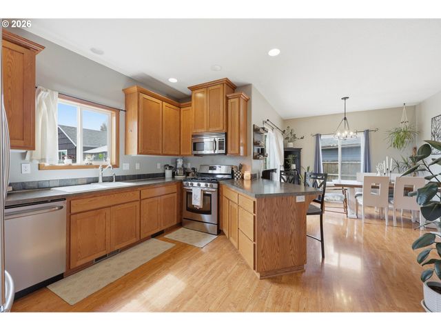 1664 Nw JEFFREY Ct, Mc Minnville, OR 97128