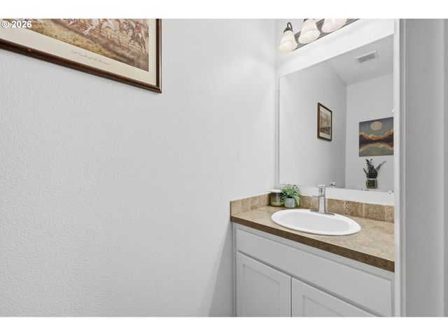 1664 Nw JEFFREY Ct, Mc Minnville, OR 97128