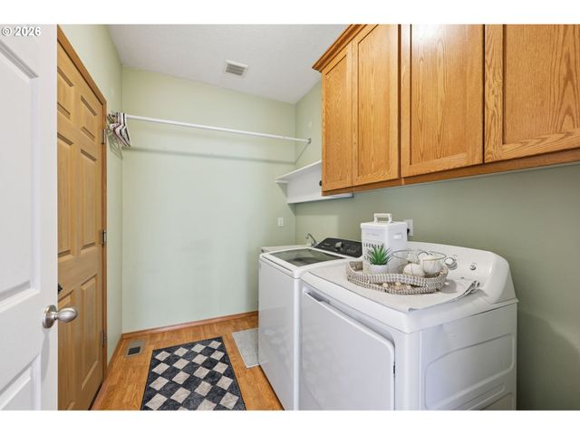 1664 Nw JEFFREY Ct, Mc Minnville, OR 97128