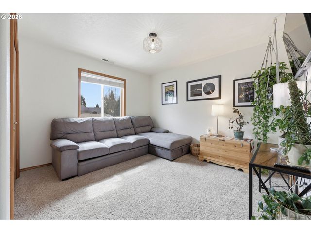 1664 Nw JEFFREY Ct, Mc Minnville, OR 97128