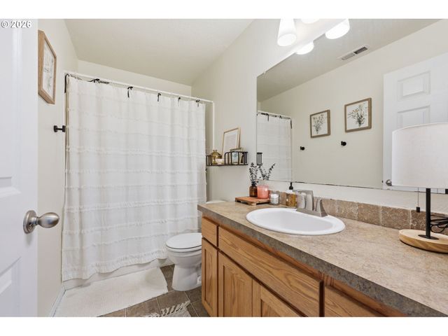 1664 Nw JEFFREY Ct, Mc Minnville, OR 97128