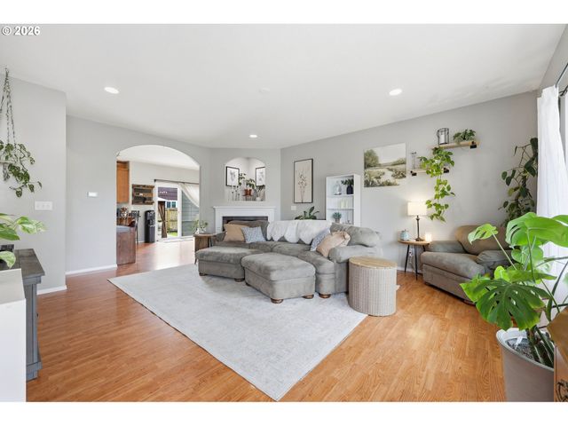 1664 Nw JEFFREY Ct, Mc Minnville, OR 97128