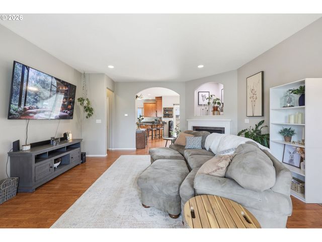 1664 Nw JEFFREY Ct, Mc Minnville, OR 97128