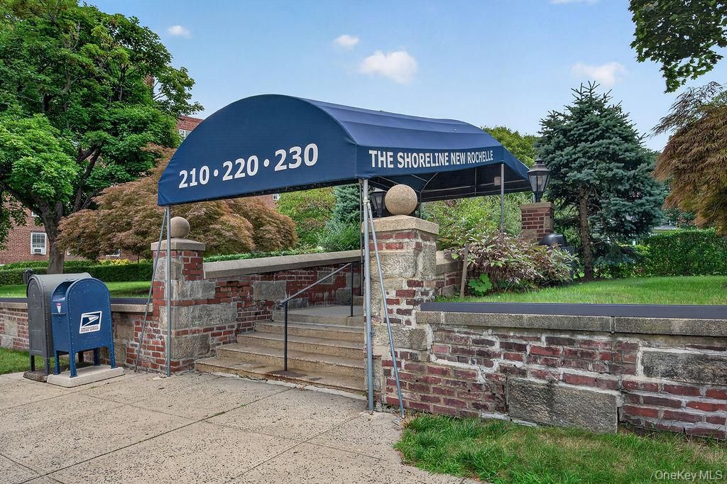 210 Pelham Road 2F, New Rochelle, NY 10805 — exterior
