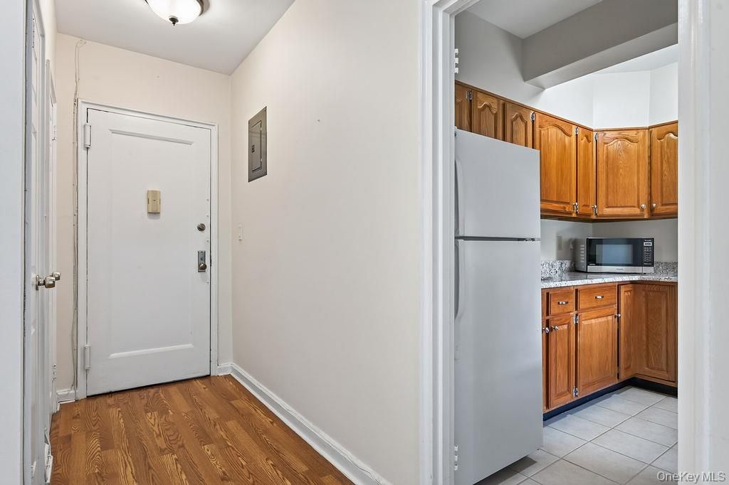 210 Pelham Road 2F, New Rochelle, NY 10805 — photo 3