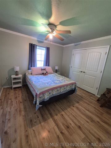 911 W Creek, Checotah, OK 74426
