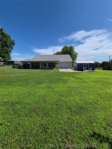911 W Creek, Checotah, OK 74426