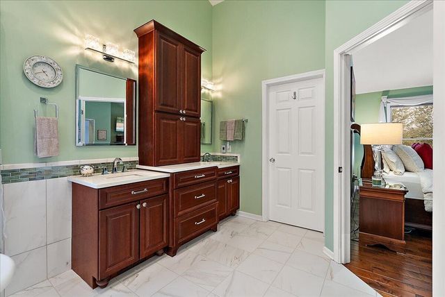 4406 Hickory Grove Court NE, Ada, MI 49301